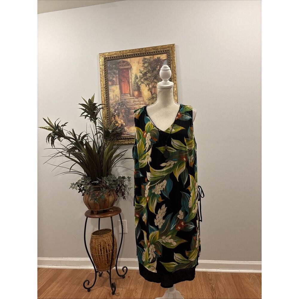 St. Tropez West Women Size 14 Sleeveless Shift Dress‎ Lined V-neck Split Sides